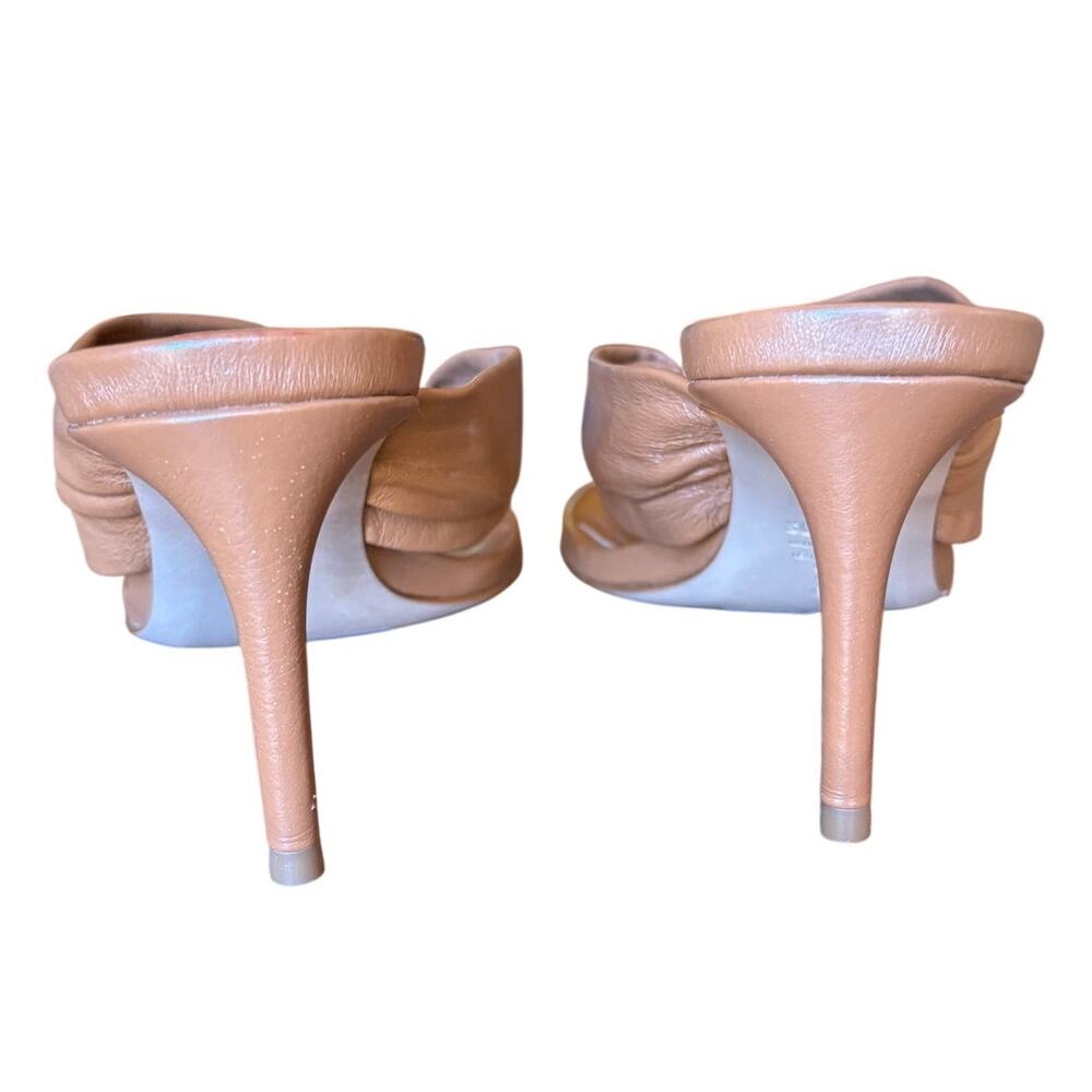 Schutz "Willow" Tan Ruched Leather Thong Style Sandals w Mid Stiletto Heels sz 9 - Picture 6 of 14